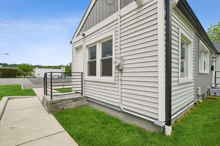 More Photos Of 1018 Mountain Ave, Mountainside Office For Sale