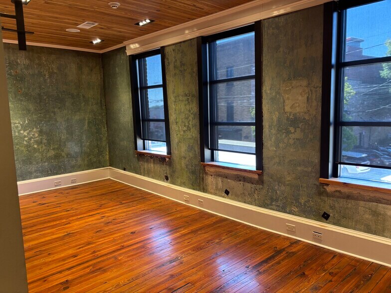 More Photos Of 14A E Candler st, Winder Flex For Lease