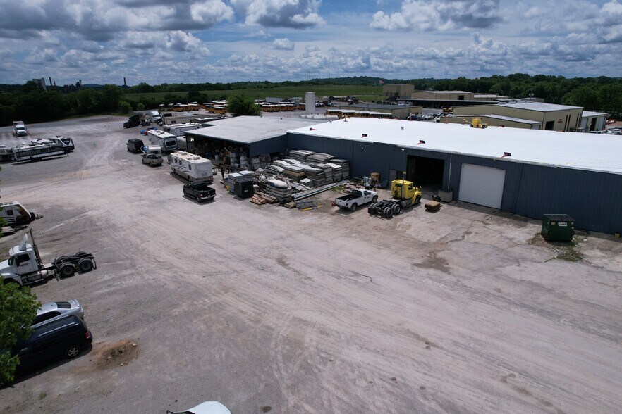 More Photos Of 1230 Industrial Park Rd, Columbia Warehouse For Lease