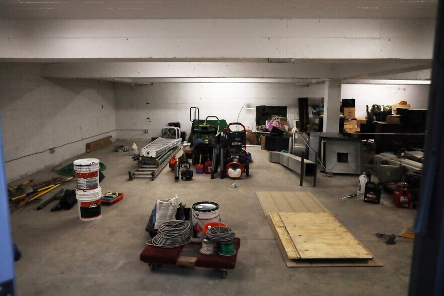 More Photos Of 8855 9th Ave SW, Seattle Convenience Store For Lease