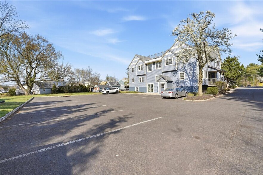More Photos Of 96 Freneau Ave, Matawan Office For Sale