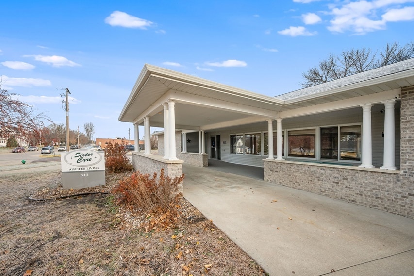 More Photos Of 311 S Nicollet St, Blue Earth Healthcare For Sale