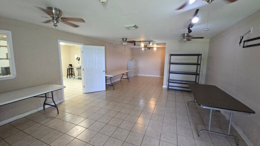 More Photos Of 3315 Fm 523 Rd, Oyster Creek Shelter For Sale