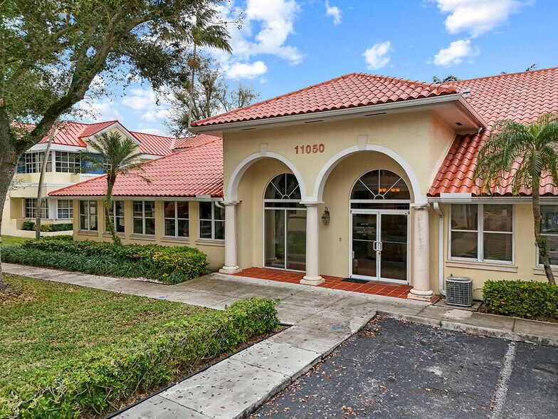 Primary Photo Of 11050 N Kendall Dr, Miami Loft Creative Space For Sale