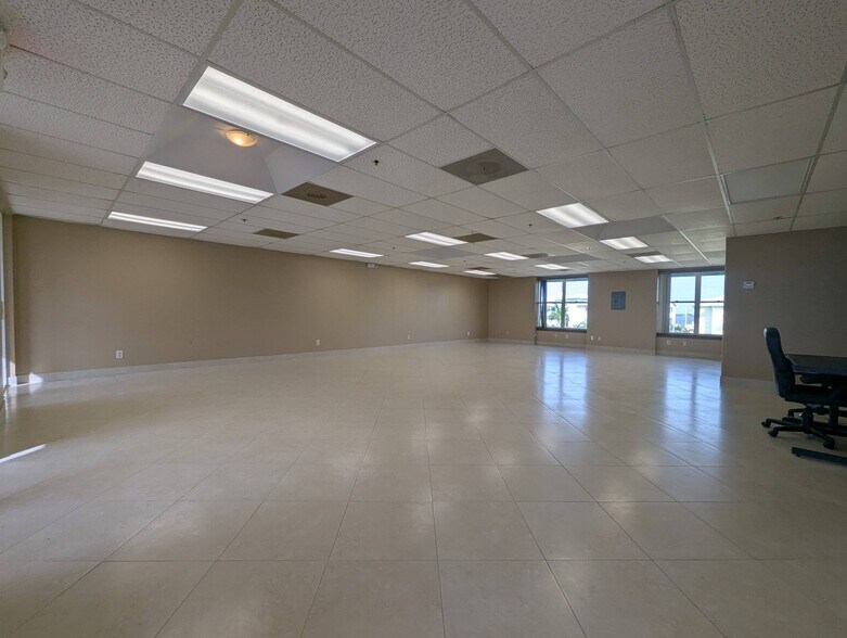 More Photos Of 701 NW Federal Hwy, Stuart Medical For Lease