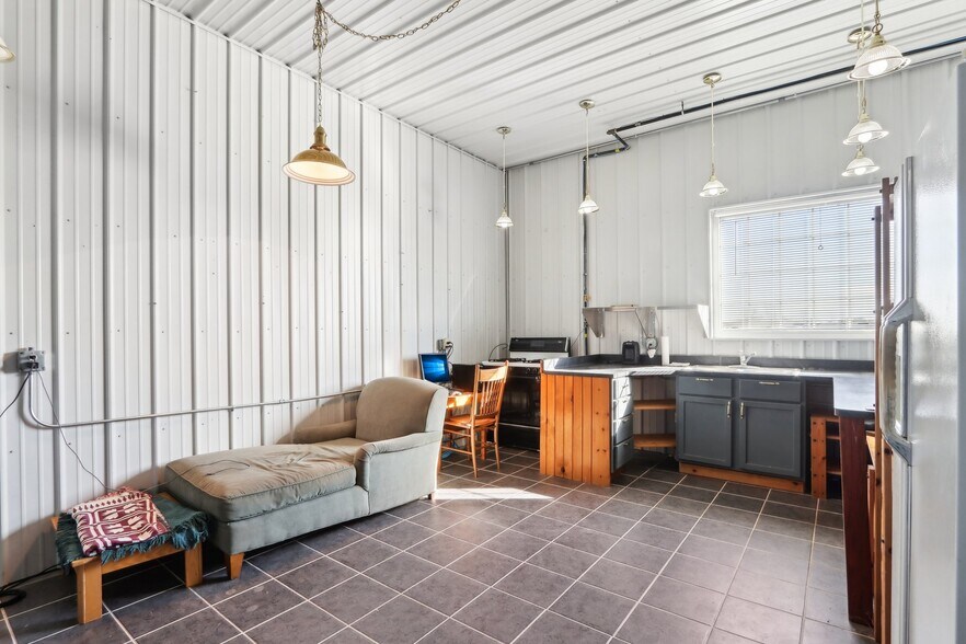 More Photos Of 680 Enterprise Dr, Lake Mills Freestanding For Lease