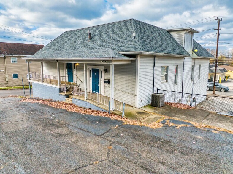 More Photos Of 1100 Murdoch Ave, Parkersburg Storefront Retail Residential For Sale