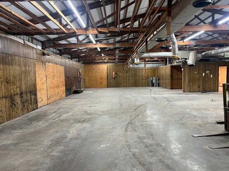 More Photos Of 25494 Industrial Park Rd, Ardmore Manufacturing For Lease