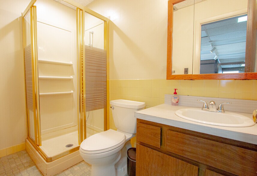 More Photos Of 3533 S Archer Ave, Chicago Office For Lease