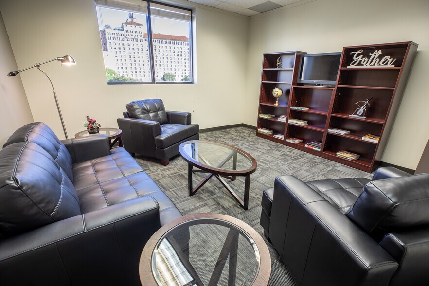 More Photos Of 214-224 Dwyer Ave, San Antonio Office Residential For Sale