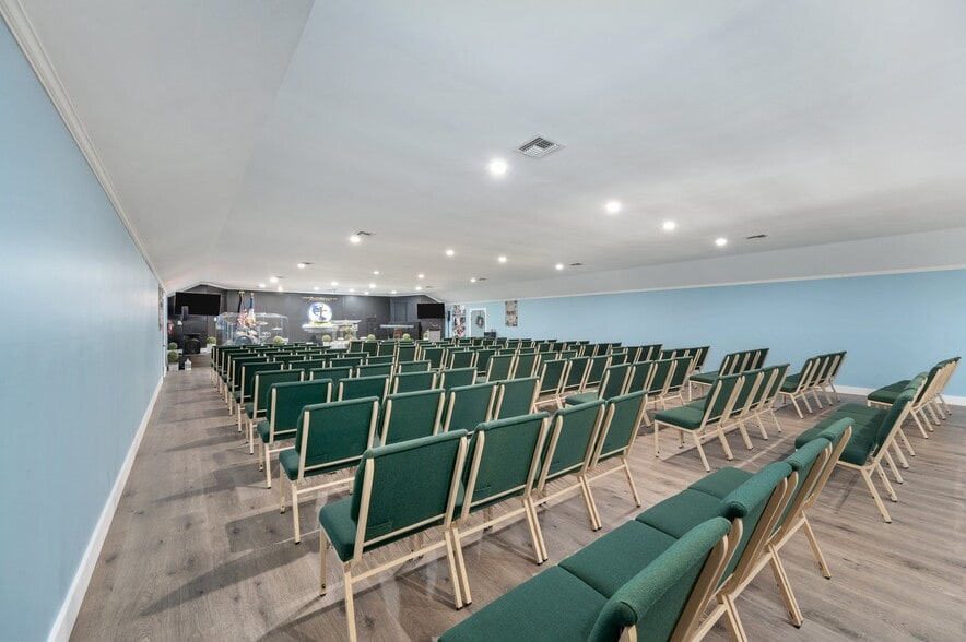 More Photos Of 17457 US-331, Freeport Specialty For Sale