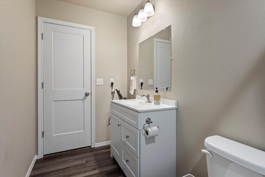 More Photos Of 2729 W Marina Dr, Moses Lake Apartments For Sale