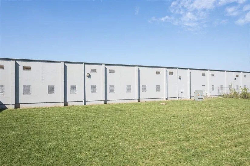 More Photos Of 1400 W Madison Ave, Connersville Warehouse For Lease
