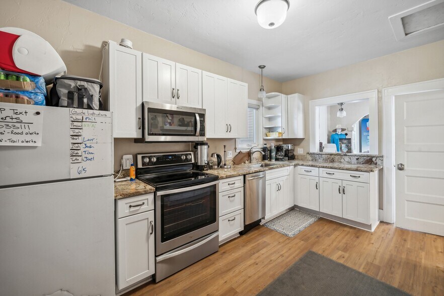 More Photos Of 541 Spokane Ave, Whitefish Office For Sale