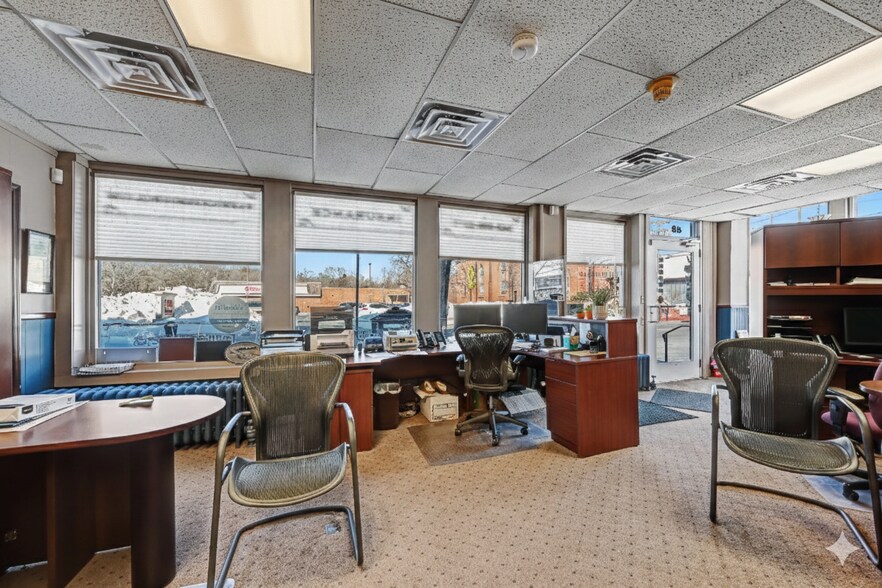 More Photos Of 66 Main St, Warwick Office For Sale