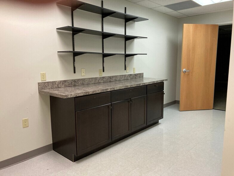 More Photos Of 3605 Vartan Way, Harrisburg Office For Lease