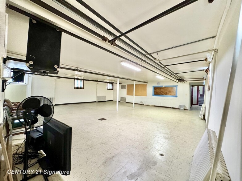 More Photos Of 1214 N Michigan Ave, Saginaw Specialty For Sale