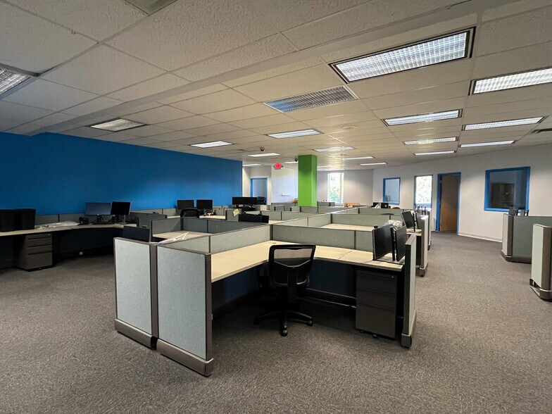 More Photos Of 4955 Steubenville Pike, Pittsburgh Office For Sale