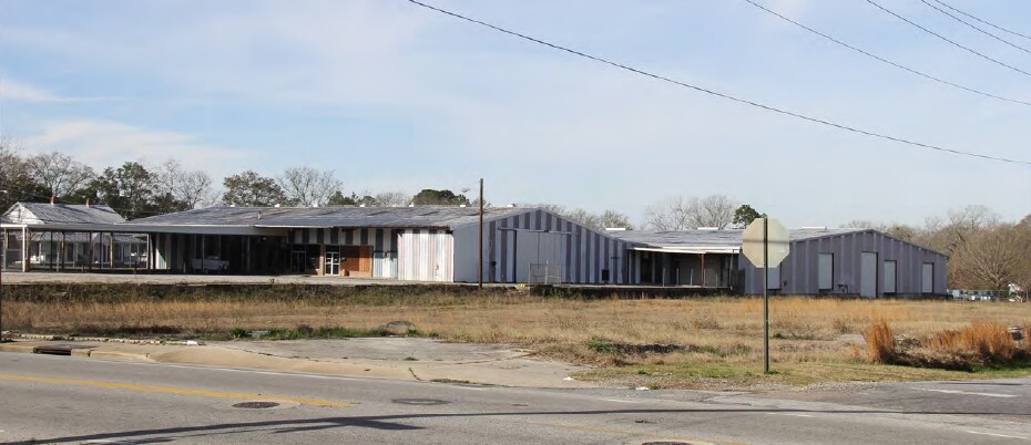 Primary Photo Of 91 S College St, Statesboro Warehouse For Lease