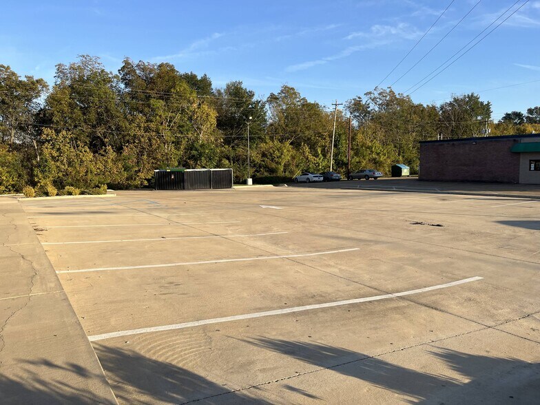 More Photos Of 6720 Highway 45 Alt S, West Point Restaurant For Sale