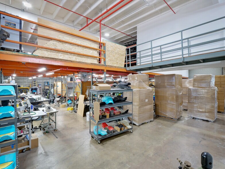 More Photos Of 6150-6164 Cherry Ave, Long Beach Warehouse For Sale