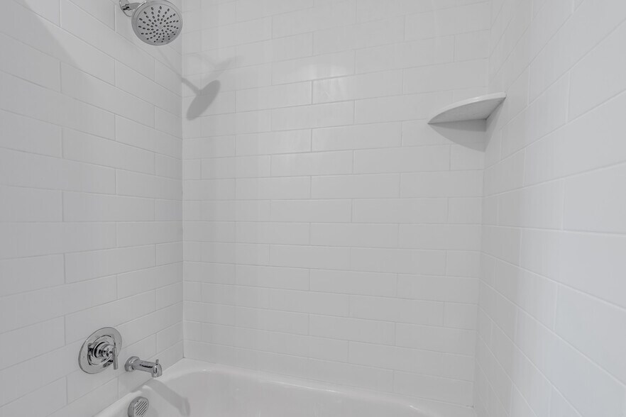 More Photos Of 33 Union Ave, Manasquan Apartments For Sale