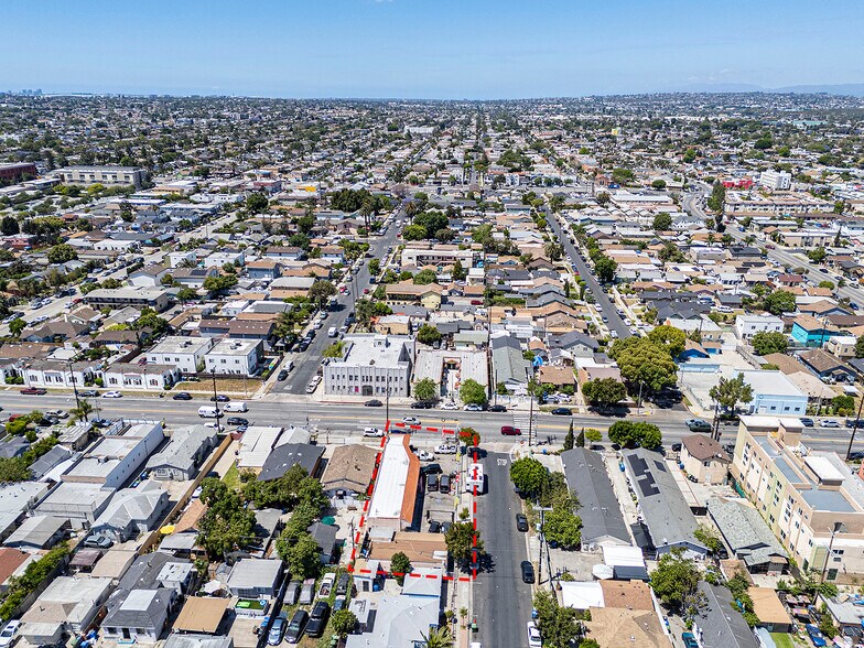 More Photos Of 6500 S Hoover St, Los Angeles General Retail For Sale