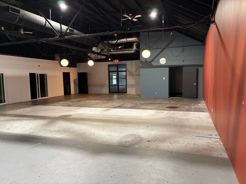 More Photos Of 209 N Main St, Tulsa Storefront For Lease