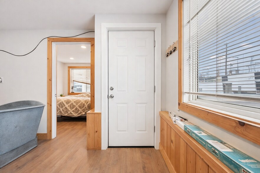 More Photos Of 15970 S Golden Rd, Golden Auto Dealership For Sale