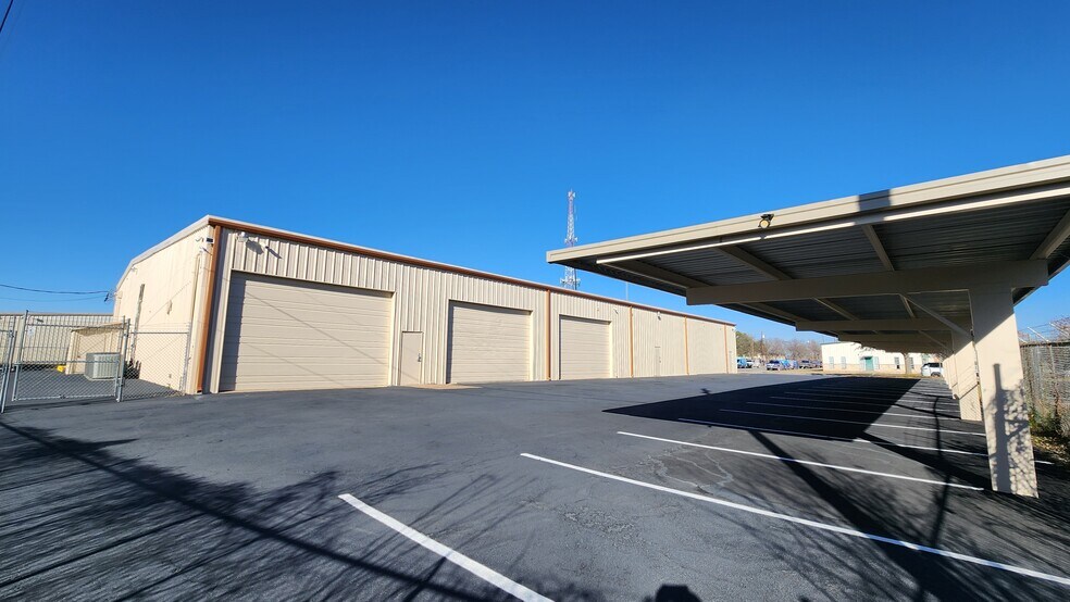 More Photos Of 1304 W Industrial Blvd, Round Rock Light Distribution For Sale