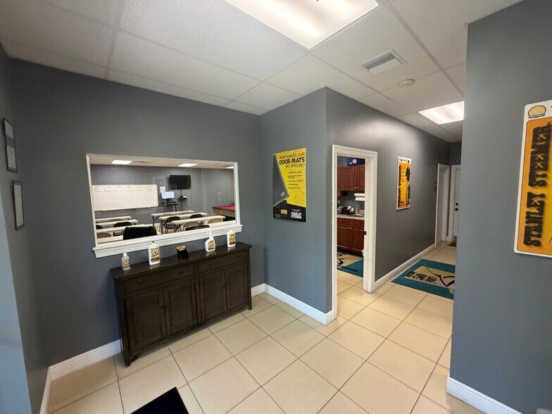 More Photos Of 3519 Plover Ave, Naples Warehouse For Lease