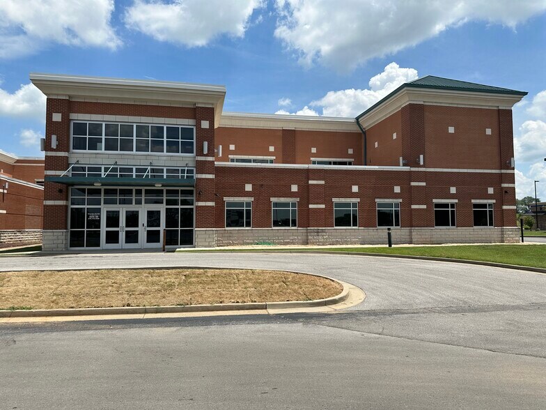 More Photos Of 165 Natchez Trace Ave, Bowling Green Medical For Lease