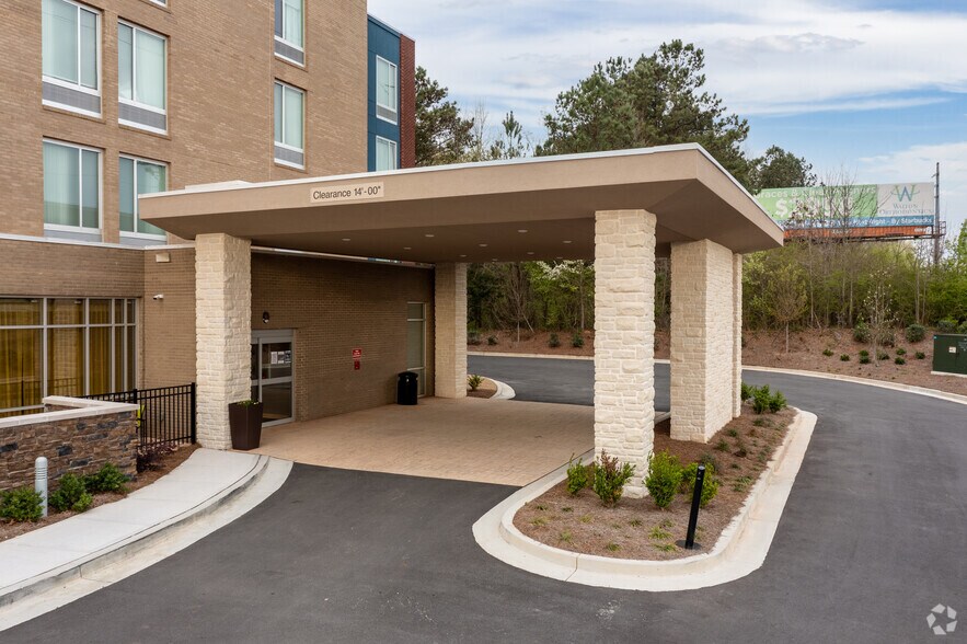 More Photos Of 2692 Peachtree Pky, Suwanee Hotel For Sale