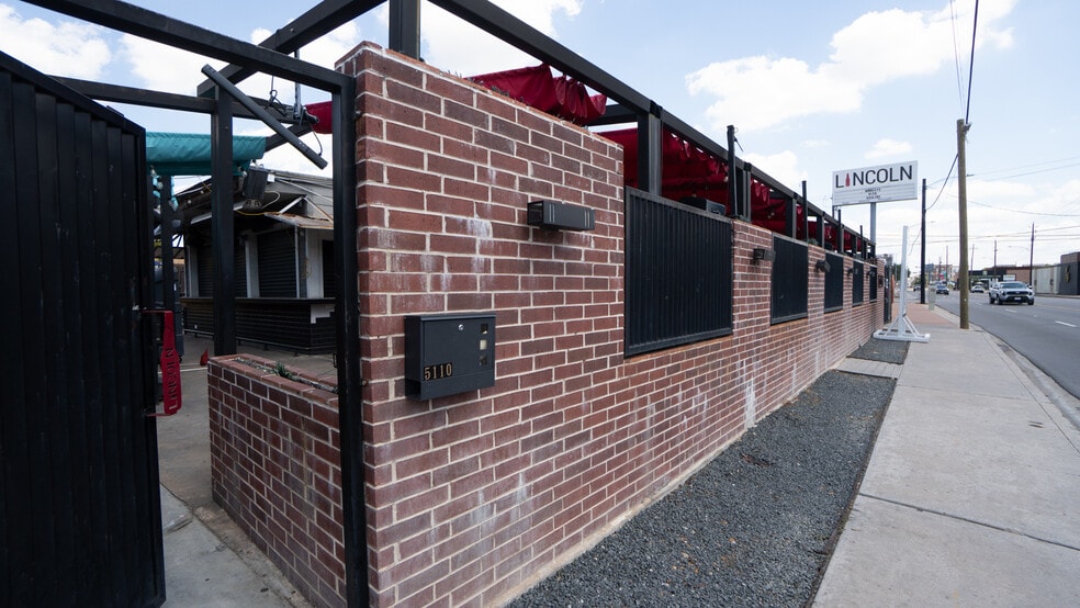 More Photos Of 5110 Washington Ave, Houston Storefront For Lease