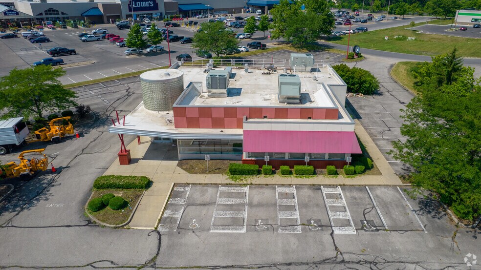 More Photos Of 2375 Silver Dr, Columbus Restaurant For Lease