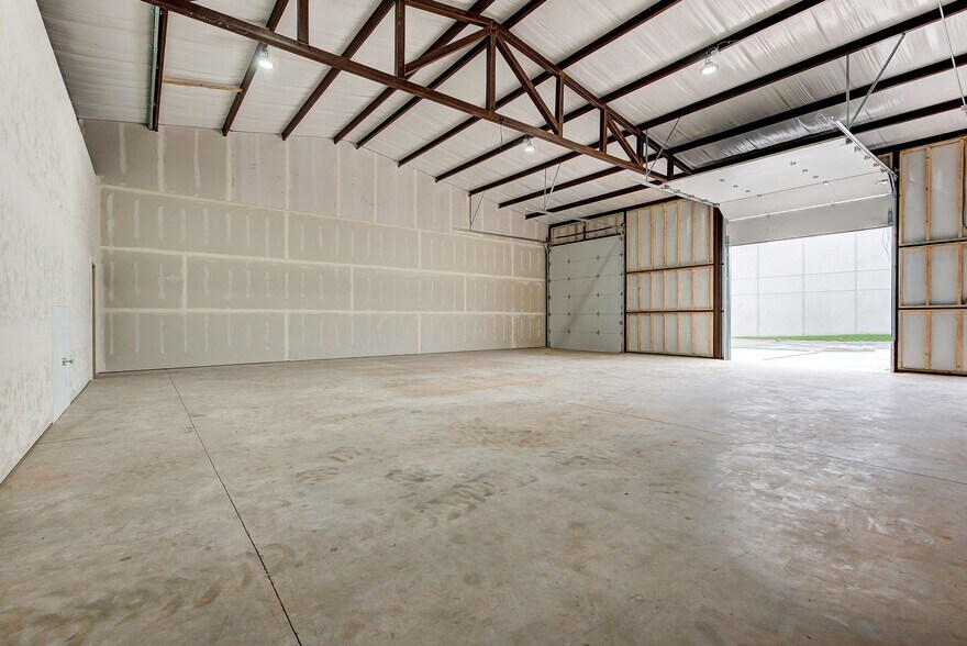 More Photos Of 3500 Wellsite, Norman Industrial For Lease