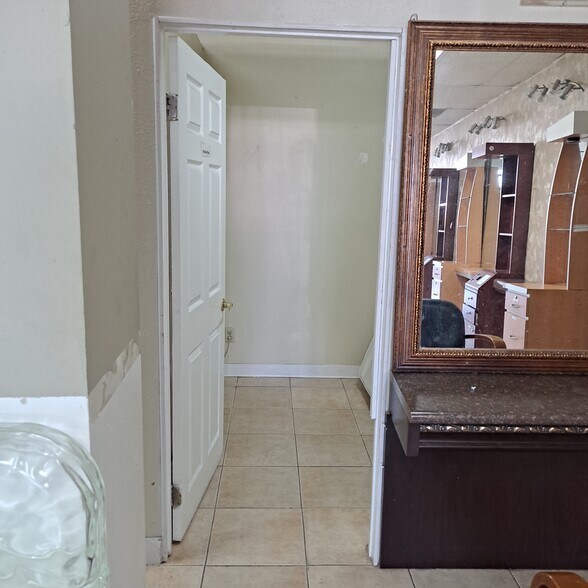 More Photos Of 2202-2216 Long Beach, Long Beach Freestanding For Lease