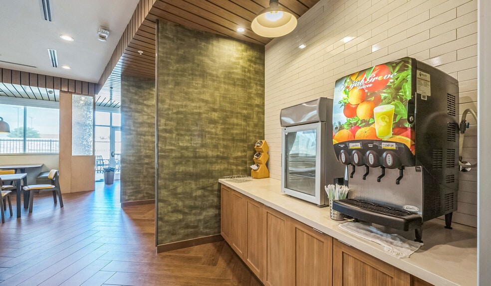 More Photos Of 409 N Clark Rd, Cedar Hill Hotel For Sale