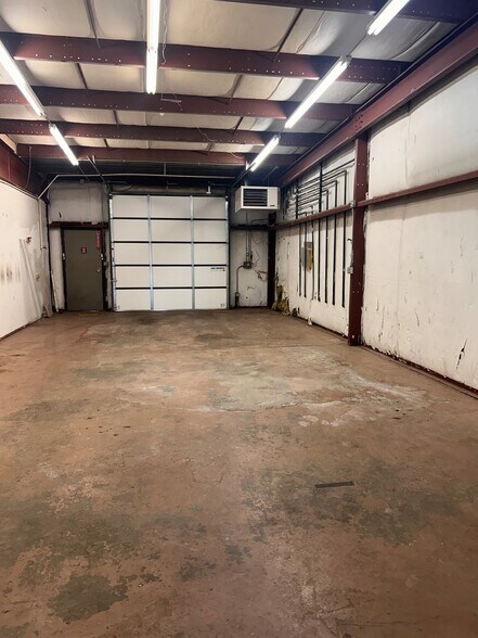 More Photos Of 3830 E Huntington Dr, Flagstaff Distribution For Lease