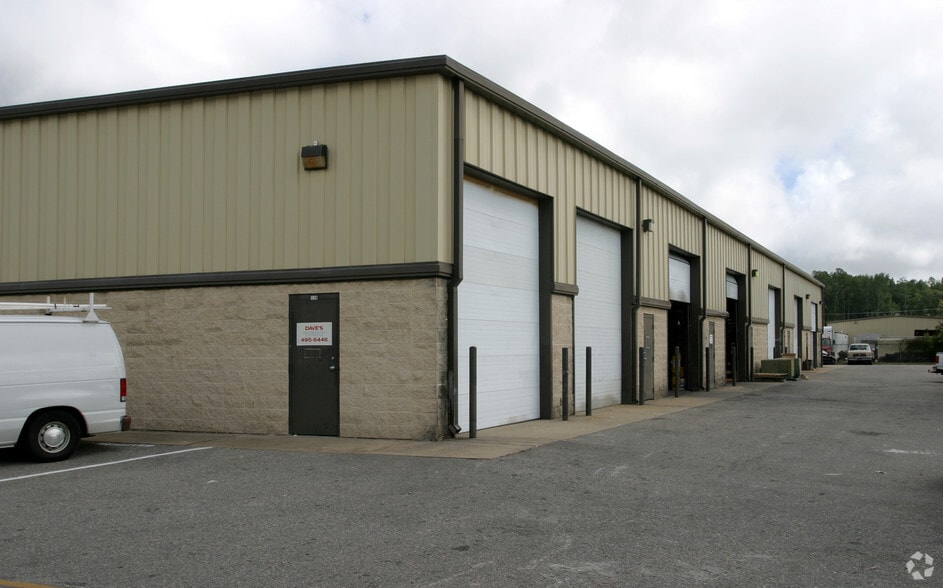 More Photos Of 2425 Bowland Pky, Virginia Beach Showroom For Lease