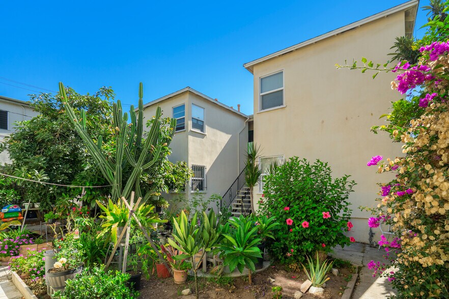 More Photos Of 2011 S Shenandoah St, Los Angeles Apartments For Sale