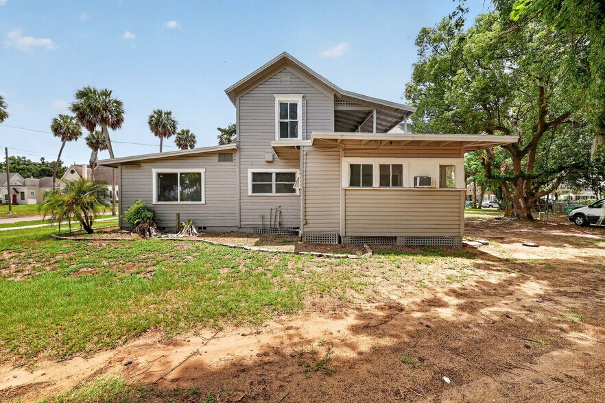 More Photos Of 527 E Lemon Ave, Eustis Apartments For Sale