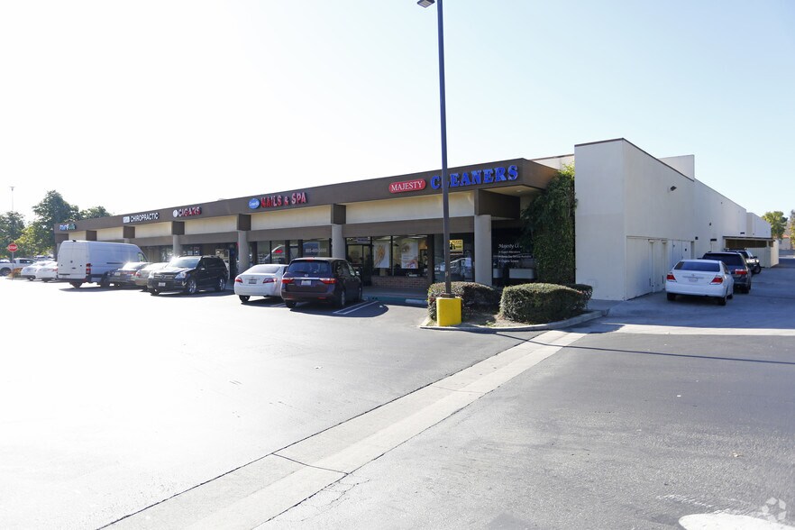 More Photos Of 453 Carmen Dr, Camarillo General Retail For Lease