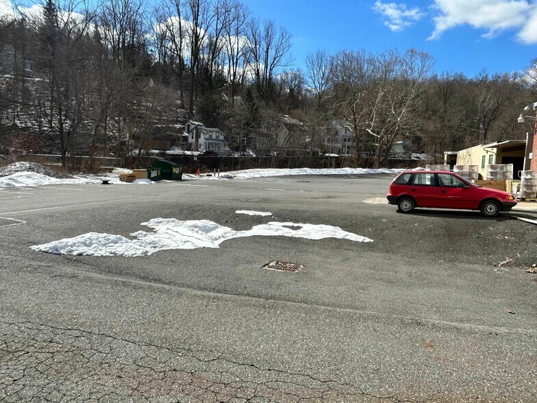 More Photos Of 3 Front Street Plz, Mohnton Warehouse For Sale