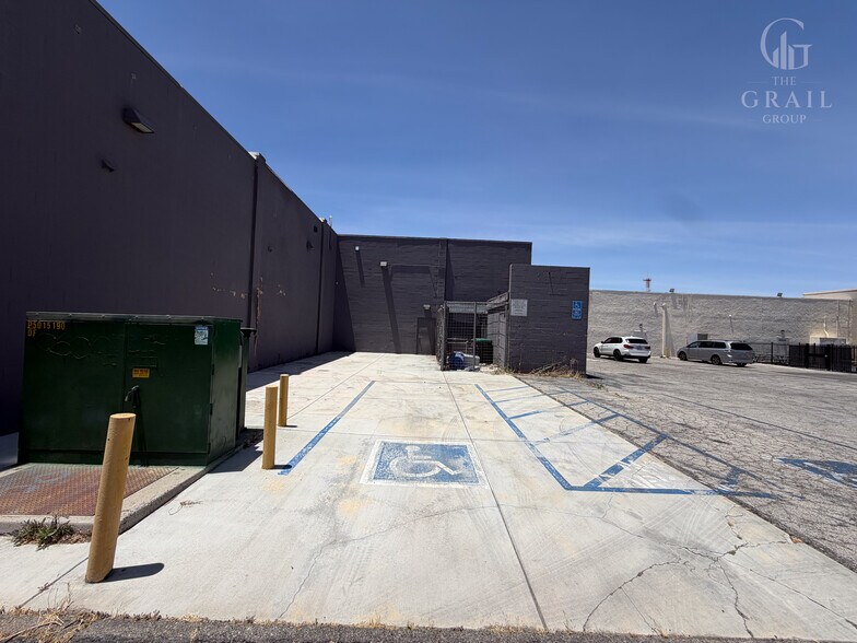 More Photos Of 44204-44276 10th St W, Lancaster Unknown For Lease