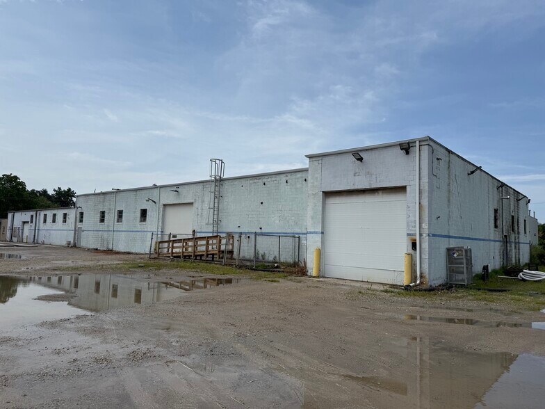 More Photos Of 3122 South Ave, Toledo Manufacturing For Lease