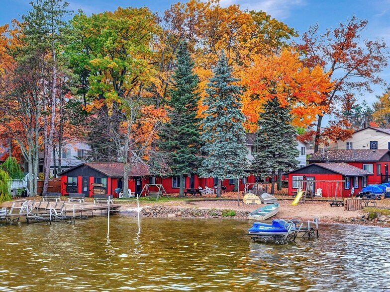 More Photos Of 3881 E Houghton Lake Dr, Houghton Lake Hotel For Sale