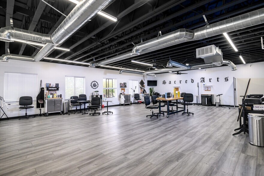 More Photos Of 501 W Channel Islands Blvd, Port Hueneme Loft Creative Space For Sale