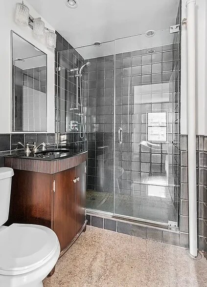 More Photos Of 250 E 32nd St, New York Office Residential For Sale