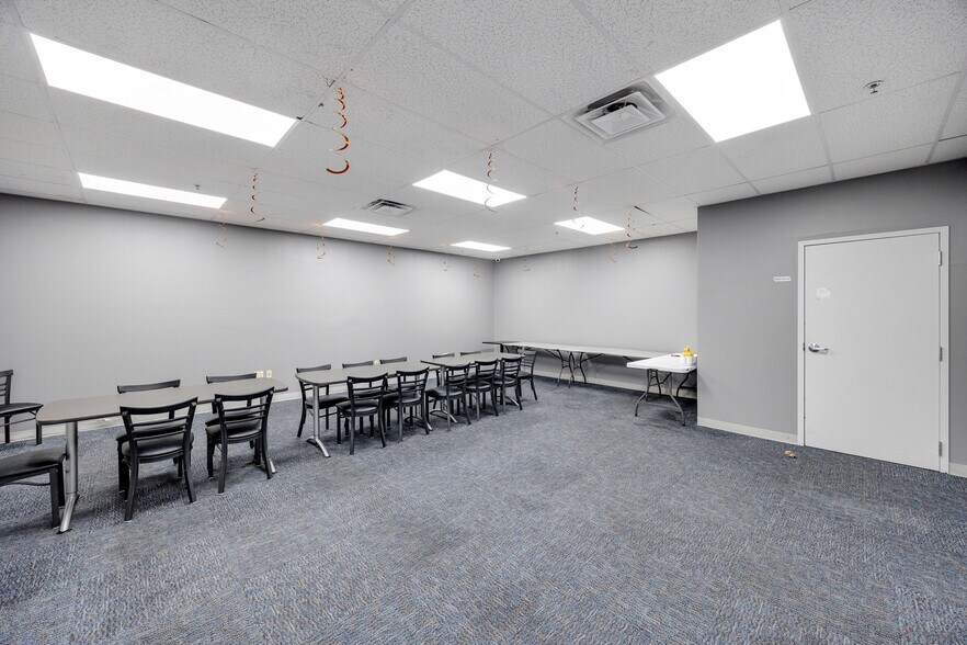 More Photos Of 301 N 4th St, Vineland Warehouse For Lease